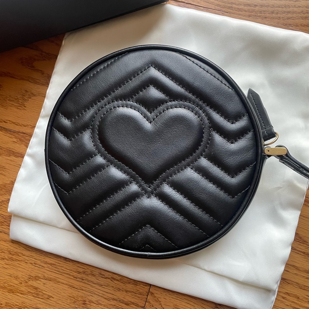 Gucci Black GG Marmont Round Leather Wristlet - Picture 4 of 8